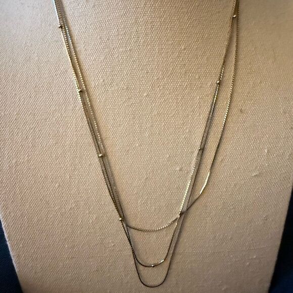 Vintage 3 Tier Silver Tone Cobra Chain Necklace with ball detail. - Picture 2 of 4